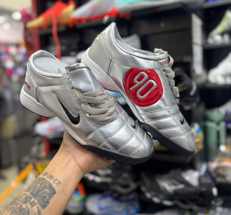 Chuteira Nike society total 90