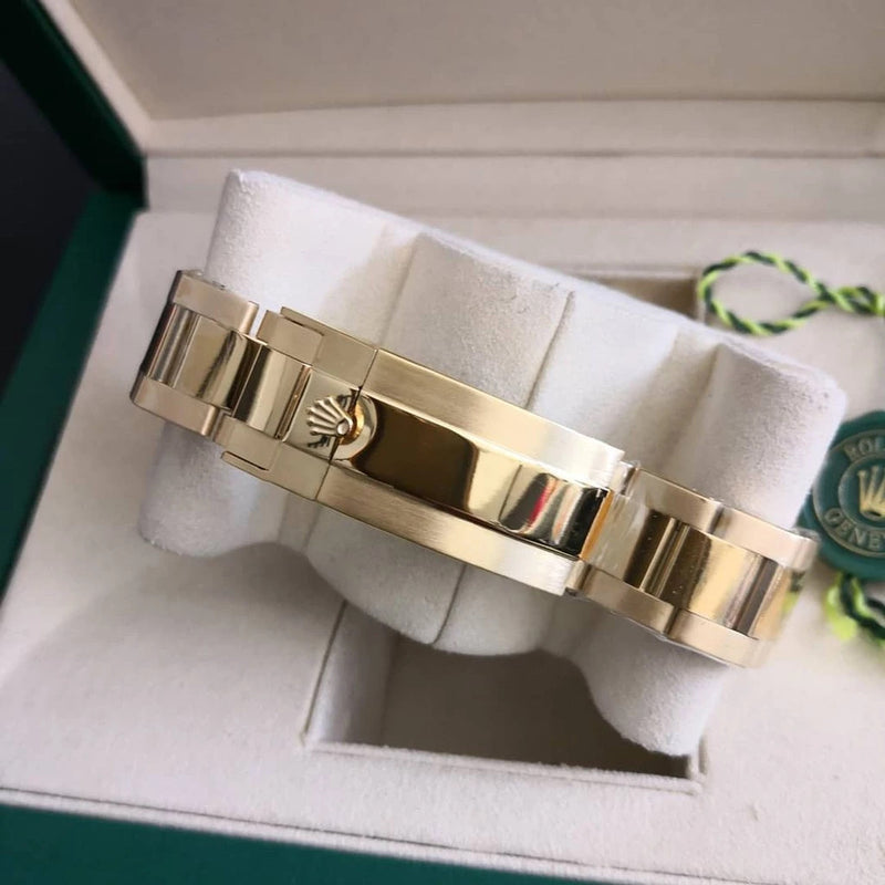 ￼Relógio Rolex Submariner Automático Dourado Fundo preto A Prova dágua