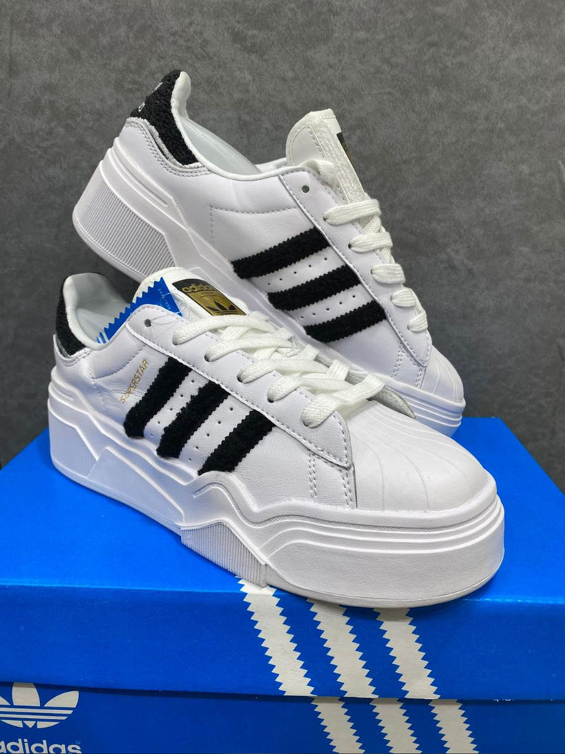 Tênis Adidas