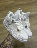 Tênis Nike Air Jordan 4
