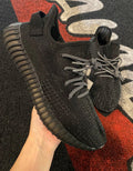 Tênis Yeezy Boost 350 V2