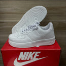 Tênis Nike Air Force (camurça)