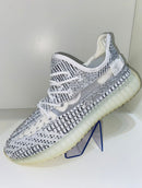 Tênis Yeezy Boost 350 V2