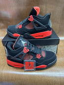 Tênis Nike Air Jordan 4