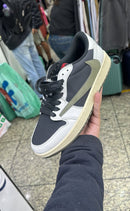 Tênis Nike Travis Scott