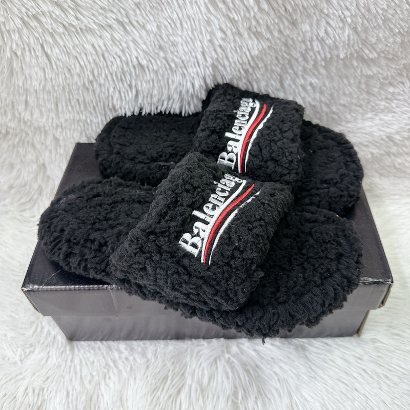 Chinelo Balenciaga