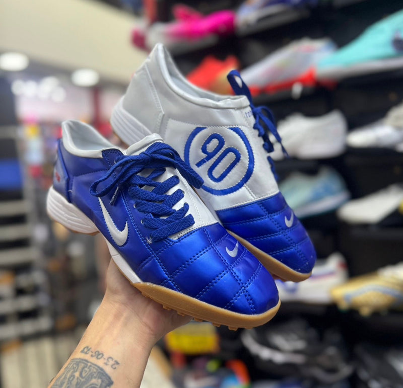 Chuteira Nike society total 90