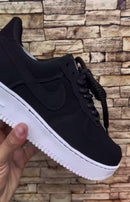 Tênis Nike Air Force (camurça)