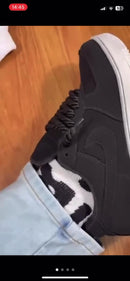 Tênis Nike Air Force (camurça)